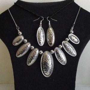 Chunky Collar Necklace w/Earrings